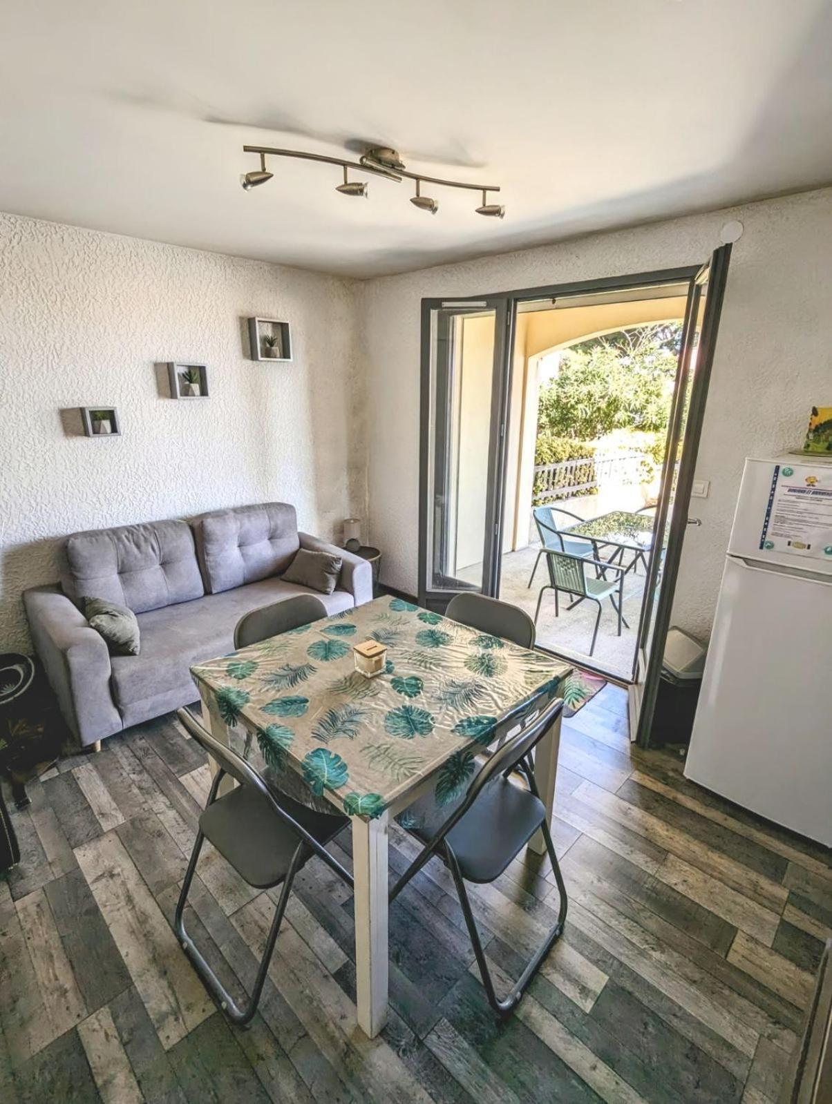 La Pinede Apartment Gruissan Bagian luar foto